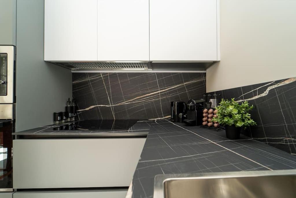Apt 2 Min From The Cathedral With Private Parking Комо Екстер'єр фото