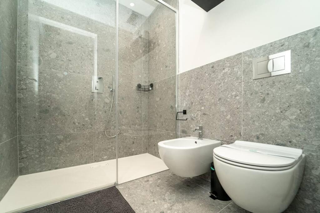 Apt 2 Min From The Cathedral With Private Parking Комо Екстер'єр фото