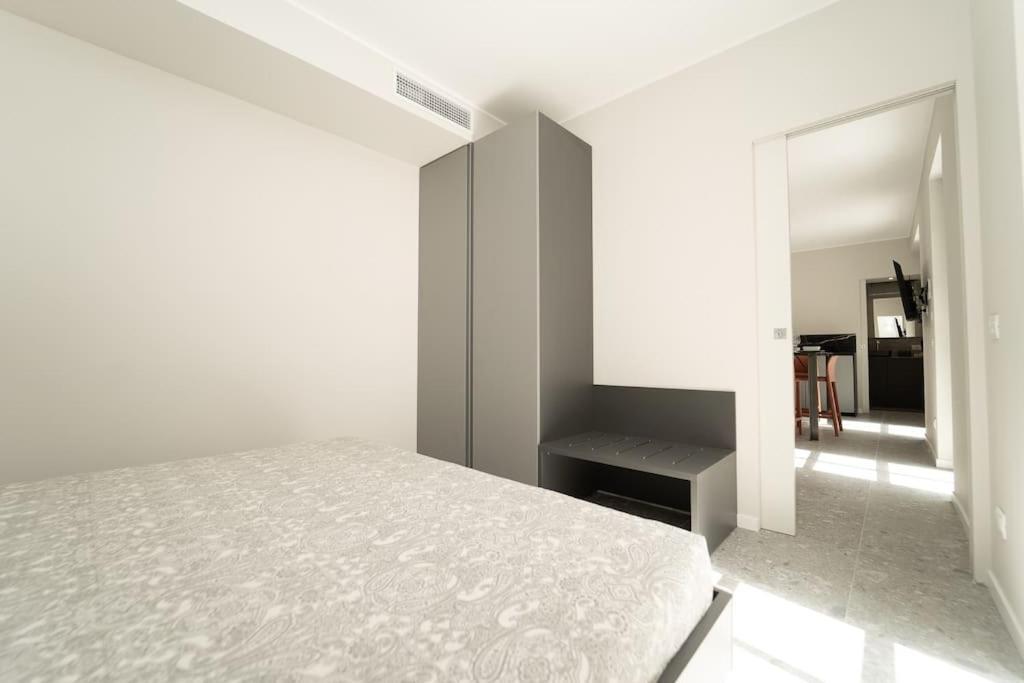 Apt 2 Min From The Cathedral With Private Parking Комо Екстер'єр фото