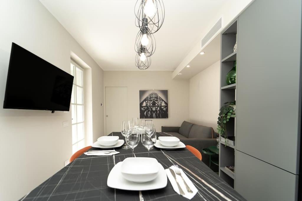 Apt 2 Min From The Cathedral With Private Parking Комо Екстер'єр фото