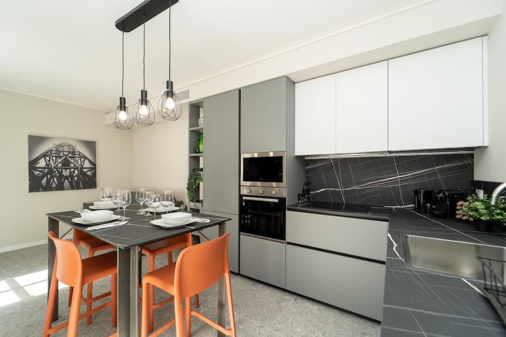Apt 2 Min From The Cathedral With Private Parking Комо Екстер'єр фото