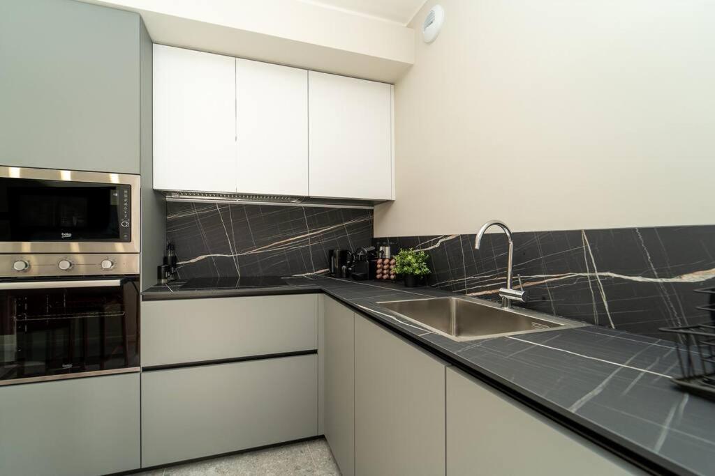 Apt 2 Min From The Cathedral With Private Parking Комо Екстер'єр фото