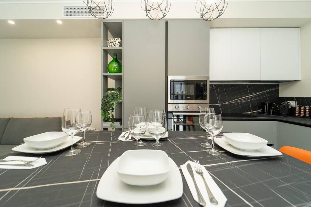 Apt 2 Min From The Cathedral With Private Parking Комо Екстер'єр фото